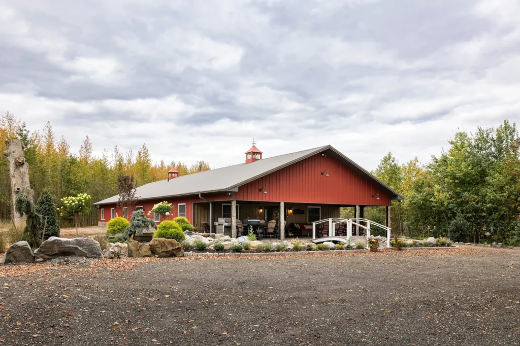 Scenic Exterior of Red Horse Farm Building